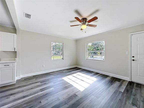 3rd image of 1500 Summerlin Ave
