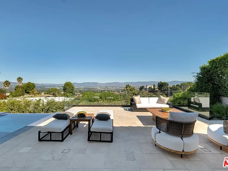 3116 Elvido Dr — Photo 4