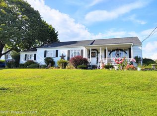 728 Saint Johns Rd, Drums, PA 18222