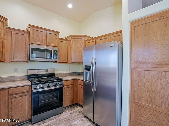 4th image of 710 Newton Way