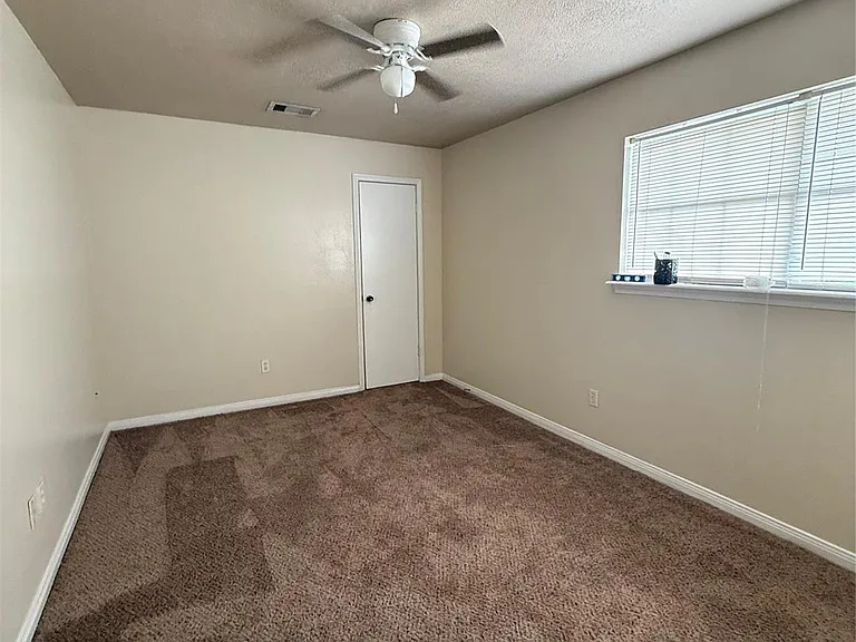 414 Dogwood St — Photo 12