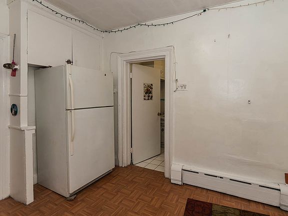 3rd image of 19 Leonard St