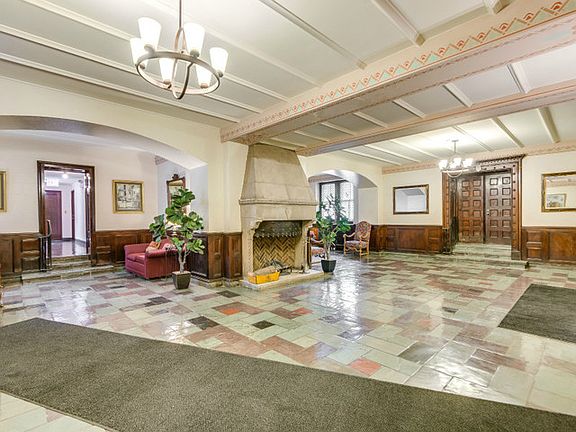 3rd image of 7321 S South Shore Dr APT 8C