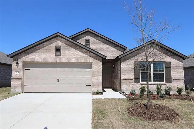 1929 Indian Grass Dr — Photo 1