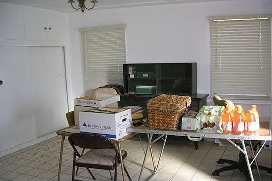 4th image of 1840 N Rowan Ave