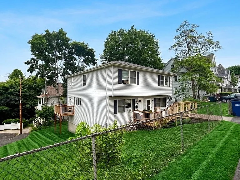 106 Howard Ave #R — Photo 4