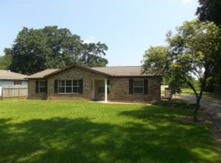 555 E Round Bunch Rd, Bridge City, TX 77611