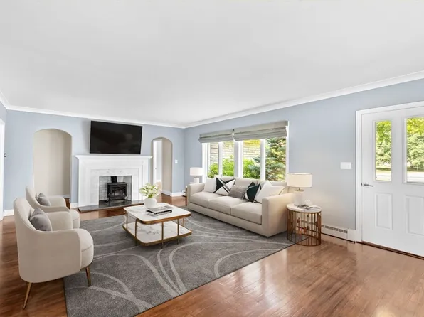 953 County Rd, Bourne, MA 02532