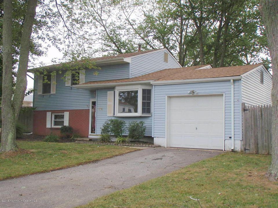 1st image of 976 Hunt Dr