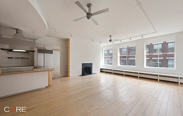 Rented by CORE | media 18