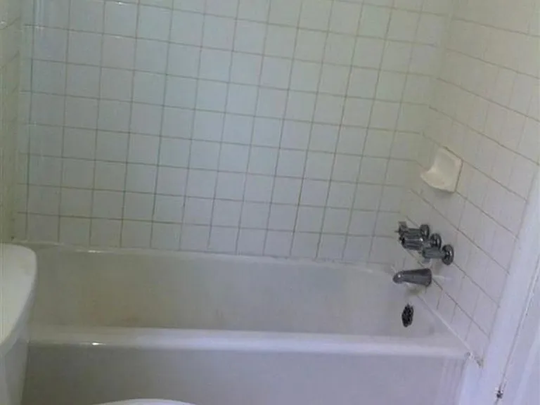 2062 Jackson Ave — Photo 7