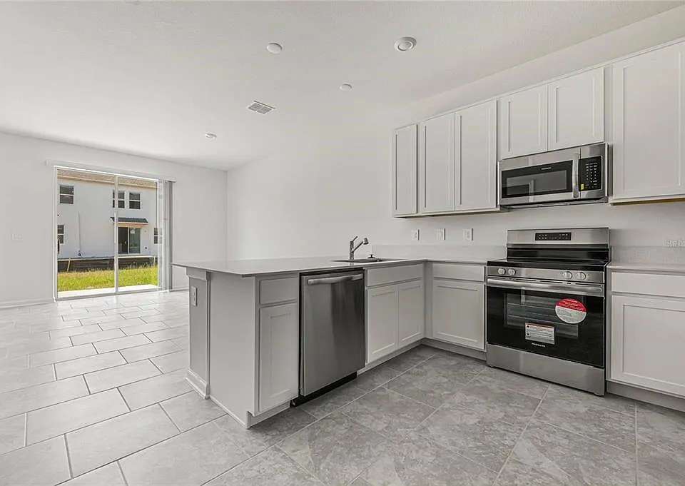 3286 Laurent Loop