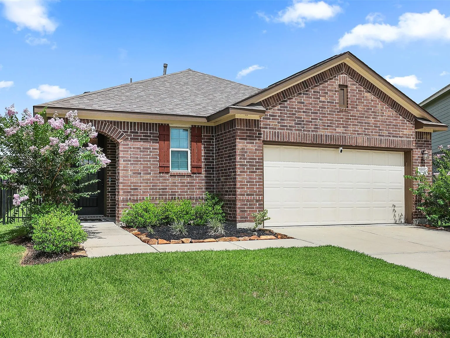 3 bed, 2.0 bath, 1548 sqft, $2,700 — Photo 3