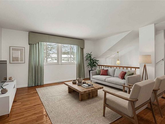 3rd image of 8470 Coventry Dr
