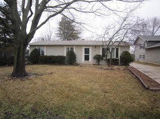 2020 Burr Oak Ln, Lindenhurst, IL 60046