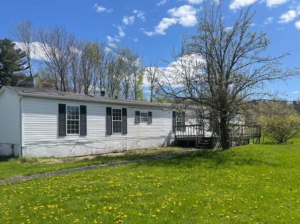 11 Maple Ave, Chateaugay, NY 12920