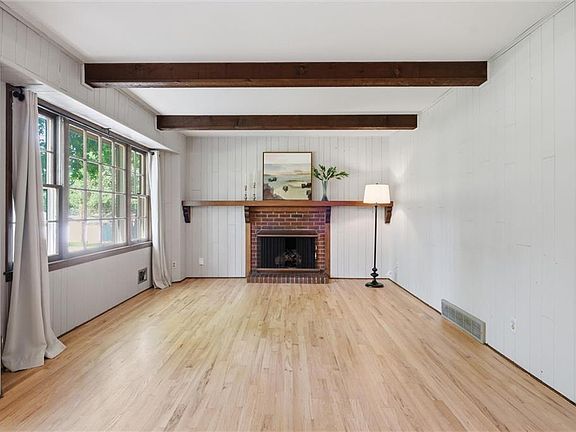 5th image of 8633 W 89th St