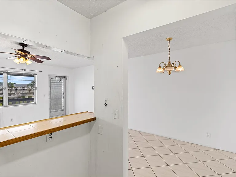 237 Camden E #237-J — Photo 26