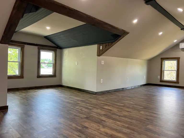 196 Old Town Rd — Photo 16
