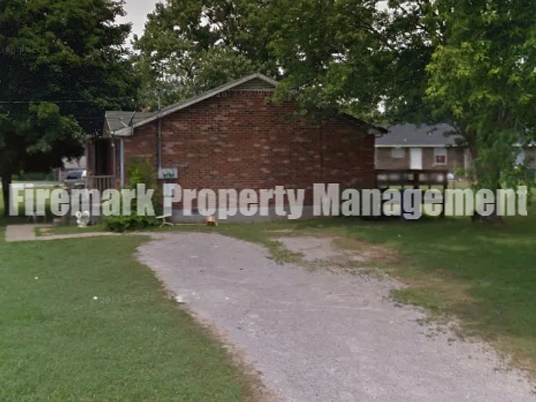 217 Greenleaf Cir — Photo 1