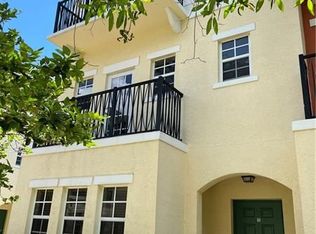 609 SW 2nd Dr, Pompano Beach, FL 33060