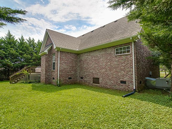 3rd image of 339 Sayre Ln