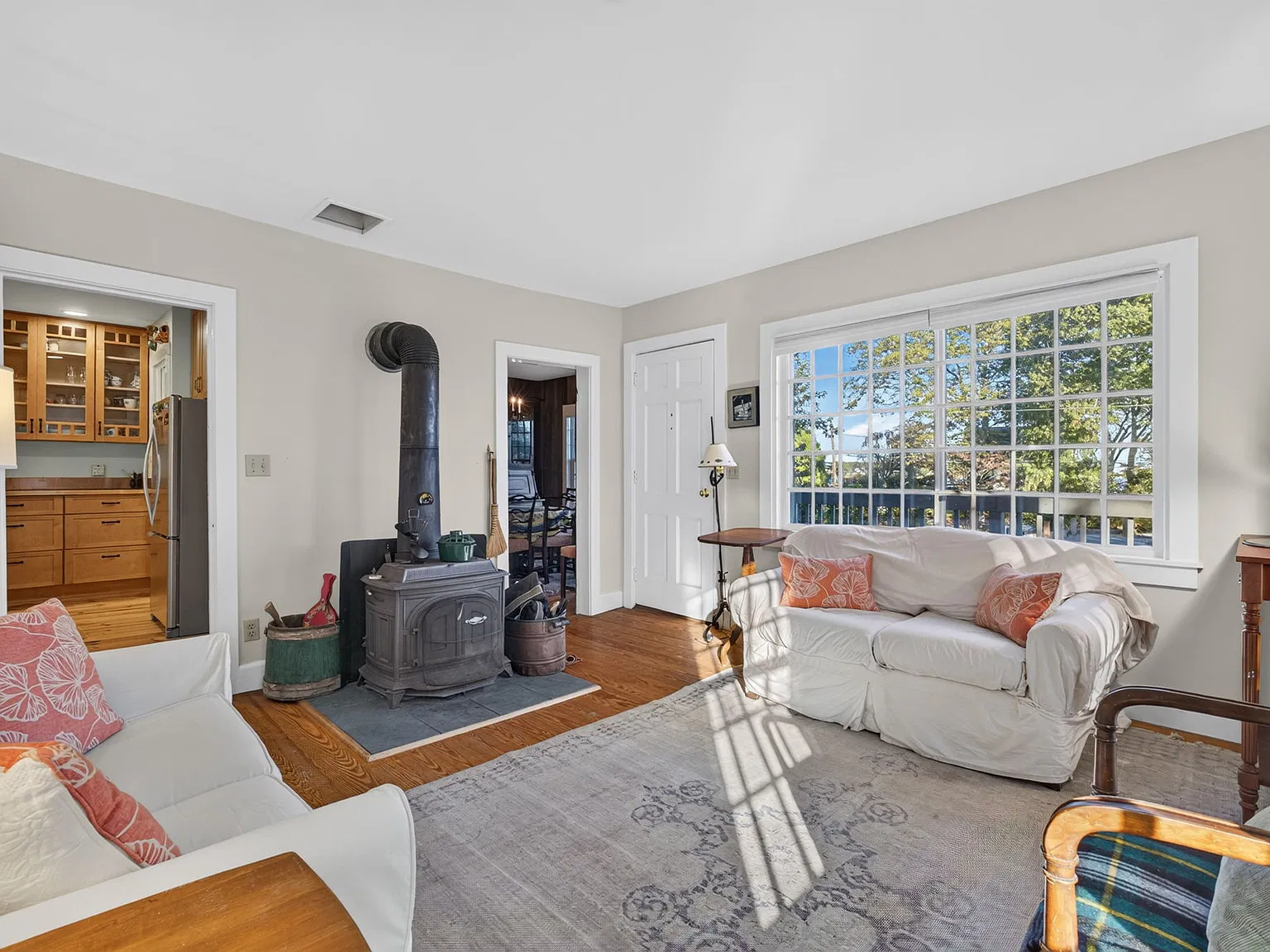 2 bed, 1.5 bath, 1294 sqft, $2,500 — Photo 3