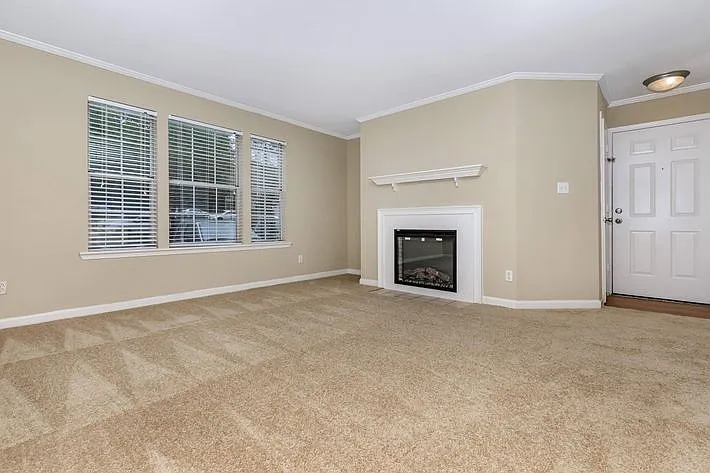 Azalea Place — Photo 19