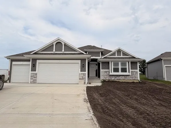 15600 Sheridan Ct, Basehor, KS 66007