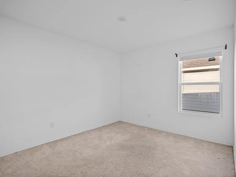 1436 Mahogany Ln — Photo 7