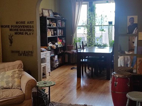 2nd image of 939 N Western Ave #2F