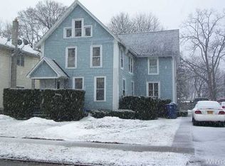 28 Spruce St, Lockport, NY 14094