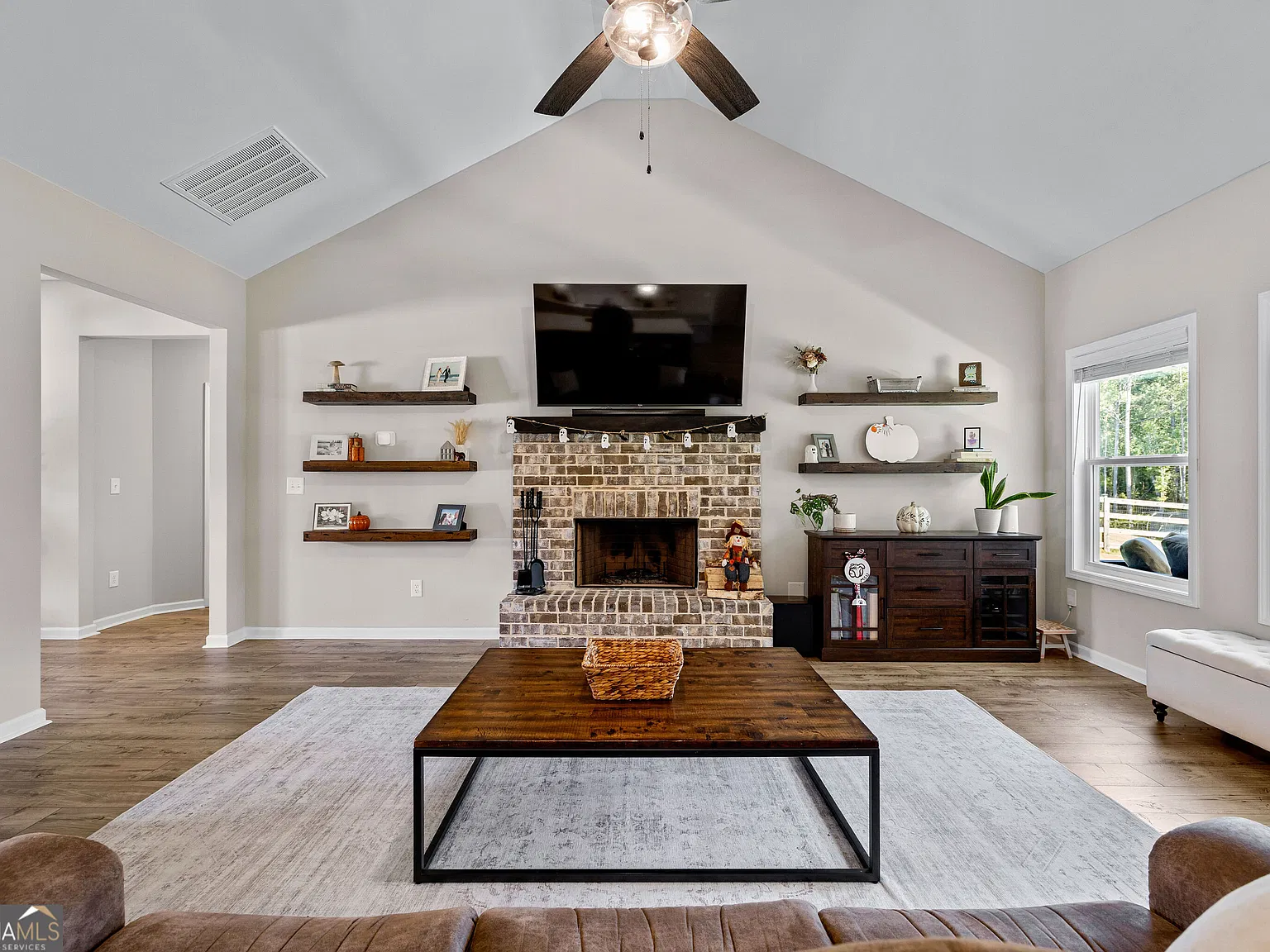 4 bed, 3.5 bath, 3046 sqft, $3,250 — Photo 4