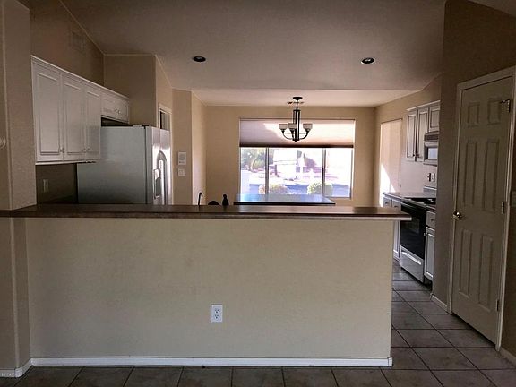3rd image of 24915 S Lakestar Dr