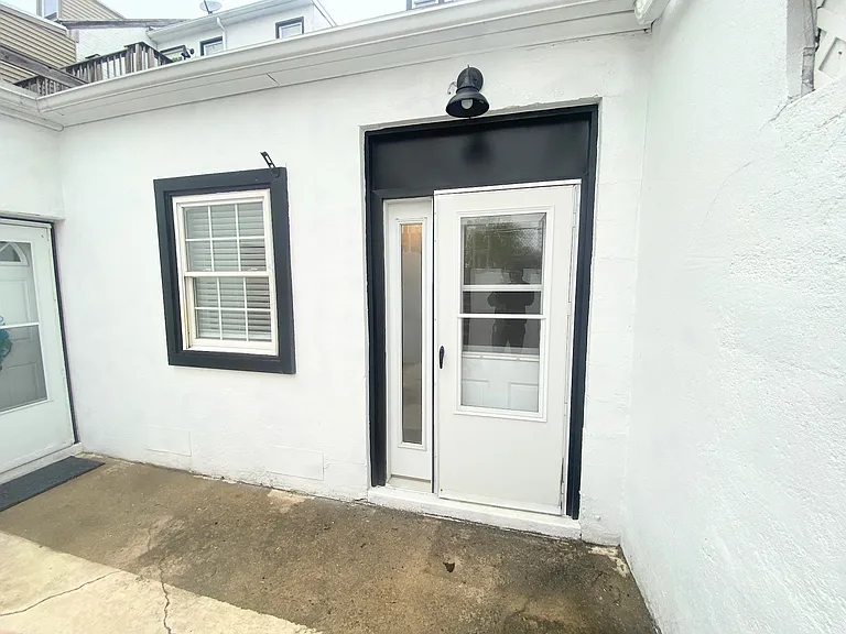 146 W High St #12 — Photo 14
