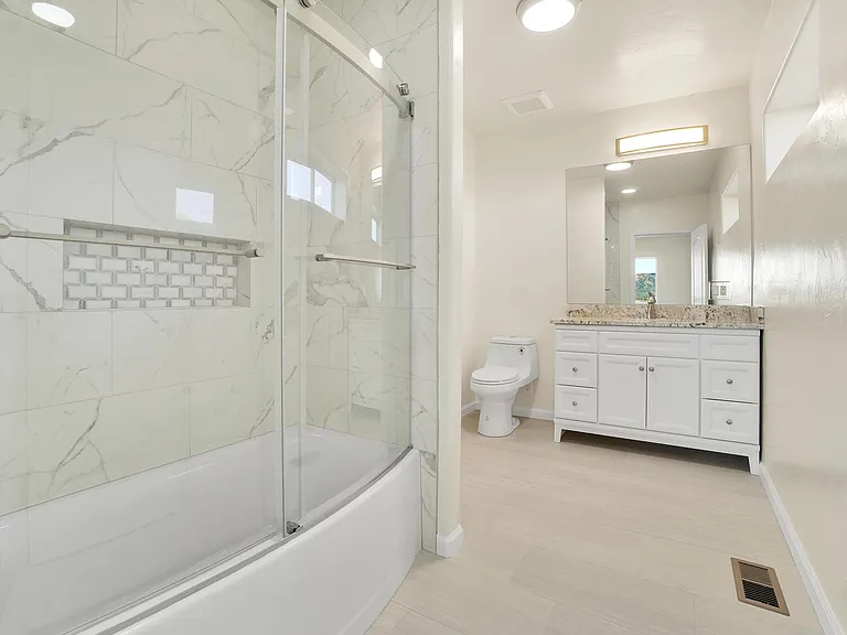 5580 Country Club Dr — Photo 33
