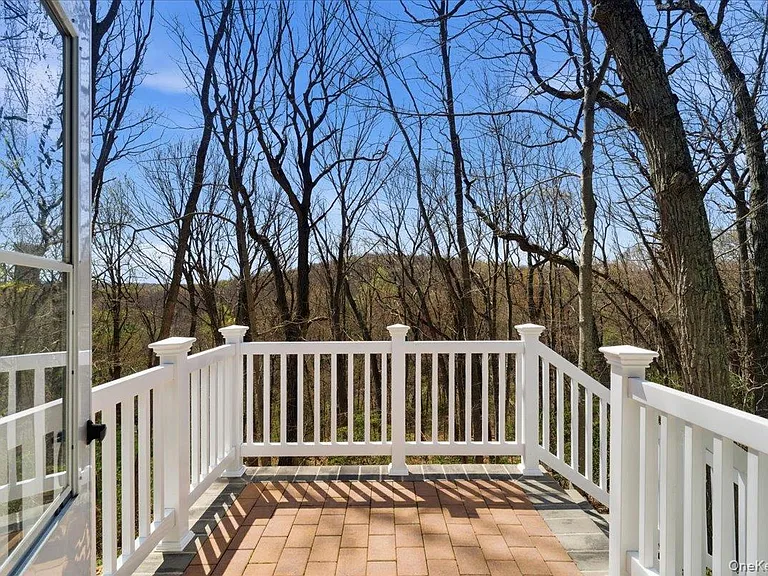 263 Oyster Bay Rd — Photo 14