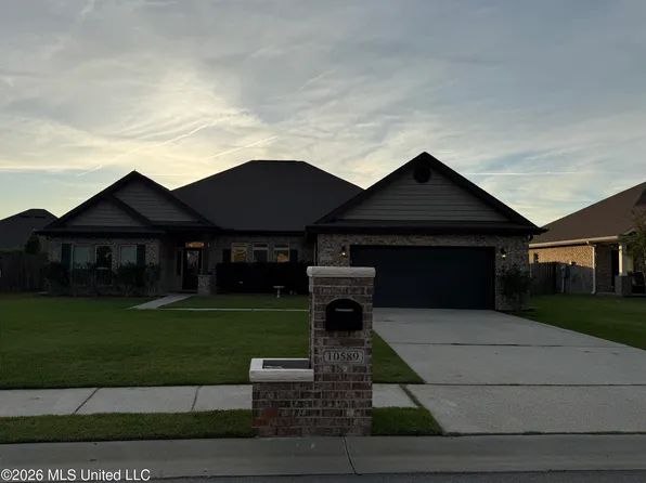 10589 Harvest Dr, Gulfport, MS 39503