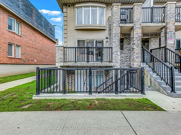 5th image of 105 George Appleton Way N #2142