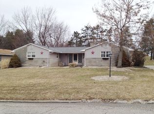 562 Cliffside Dr, Lexington, OH 44904