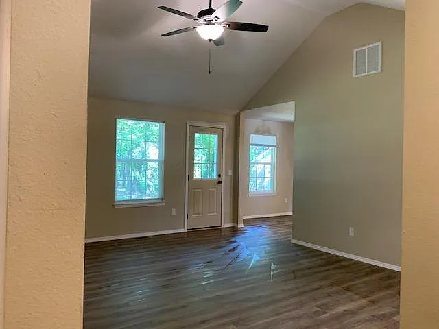 1207 N Fremont Ave — Photo 5
