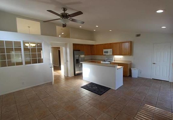 5th image of 5032 Pacific Village Dr