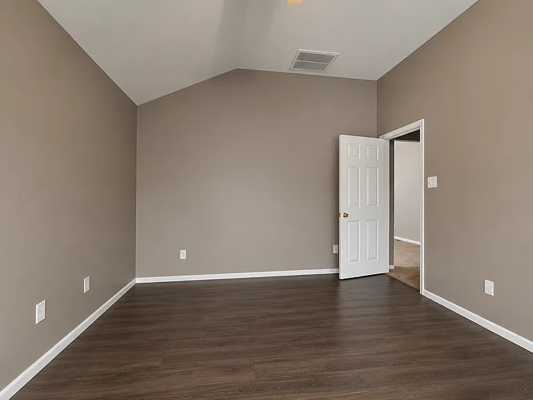 2314 Village Leaf Dr — Photo 8