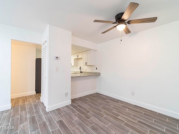 5th image of 526 Live Oak St #1050