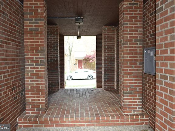 4th image of 1135 N Utah St #G