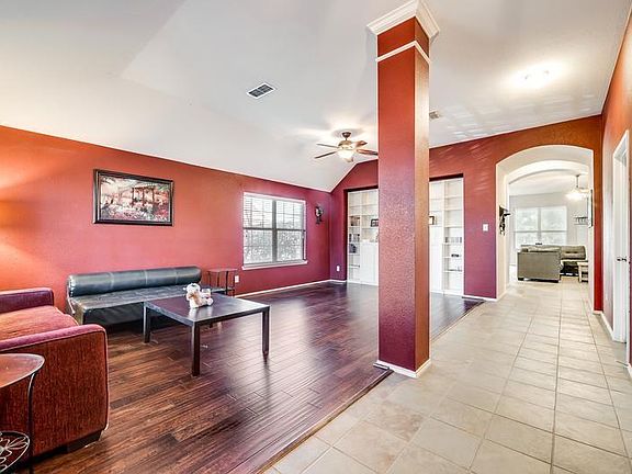 4th image of 6313 Pinehurst Dr