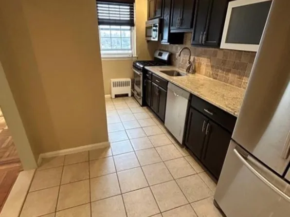 220 Pelham Rd, New Rochelle, NY