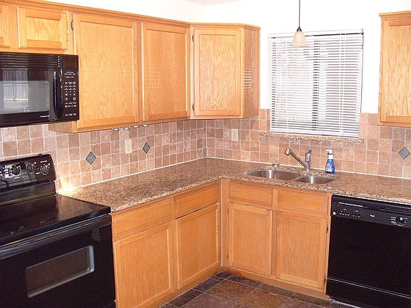 4th image of 1412 Golden Gate Dr
