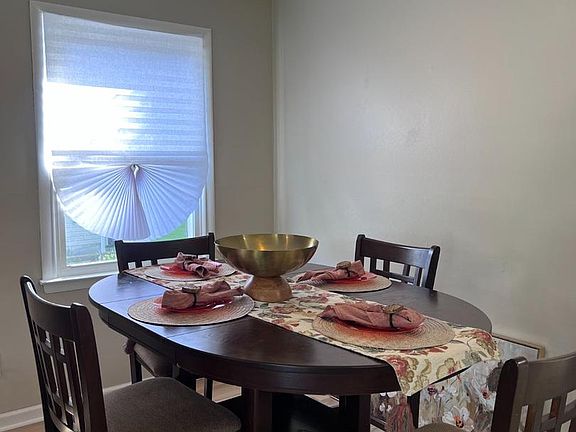 4th image of 518 Carver Ct