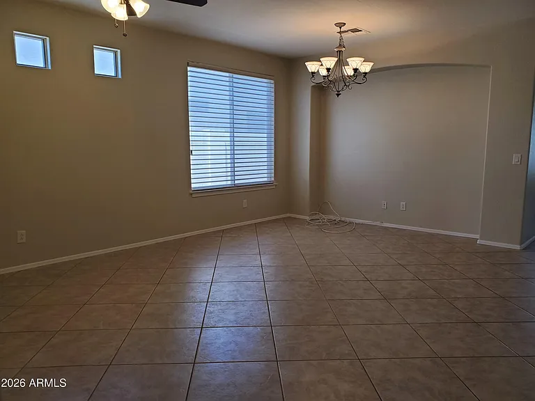 2094 E Oakland St — Photo 17